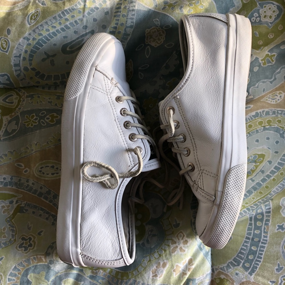 Sperry White Leather tennis shoes size 6